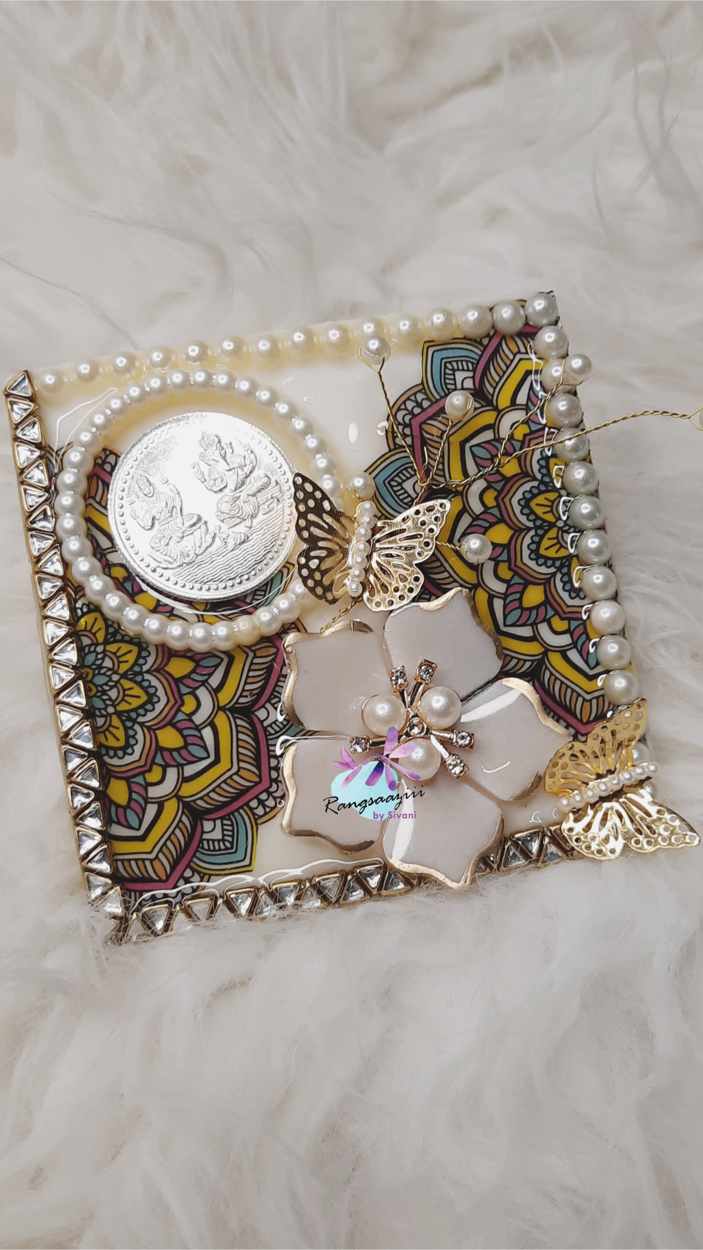 Rangsaazii Resin Silver & Golden Art Coin platters (set of 4)