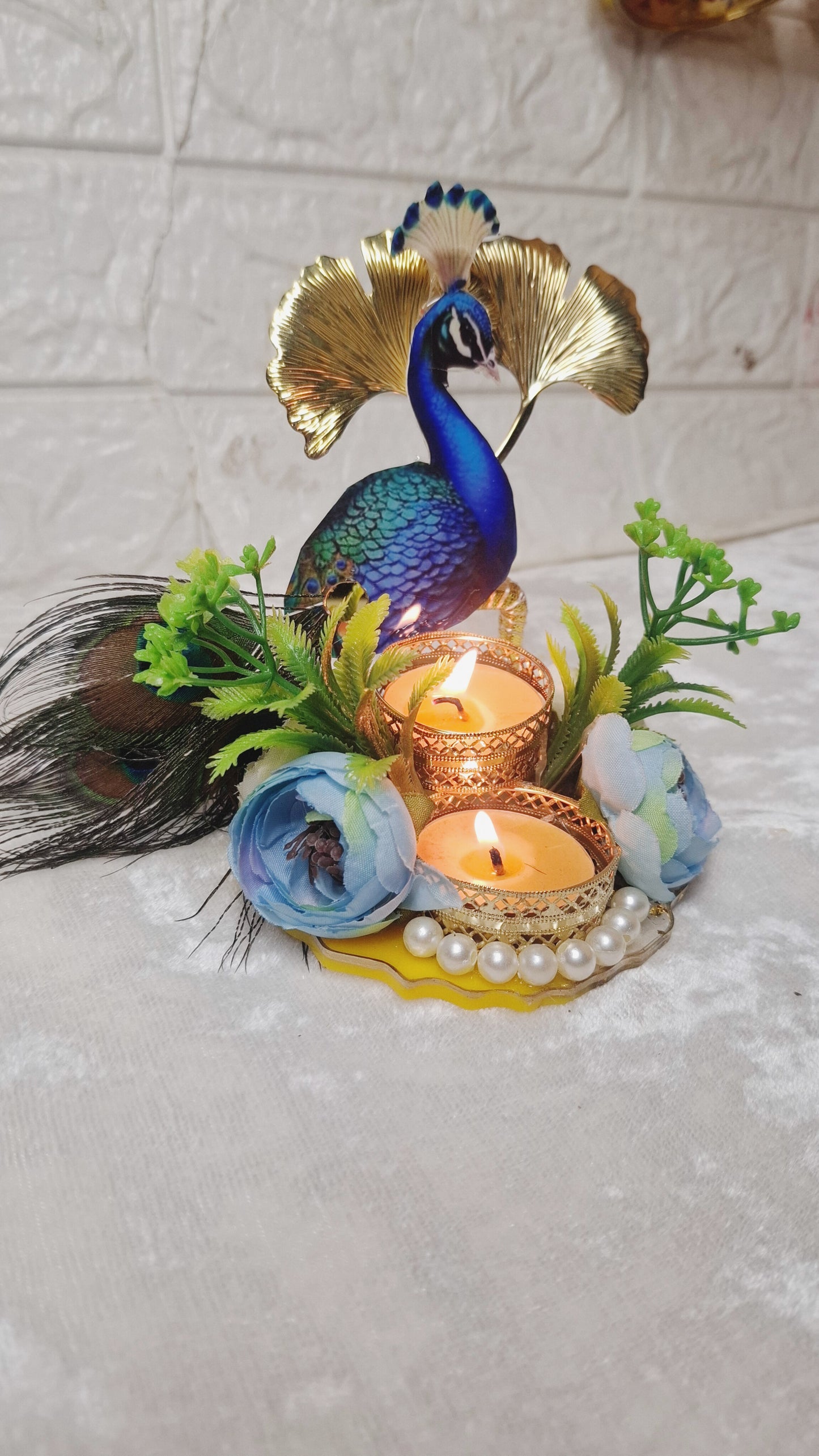 Royal peacock tlight holder